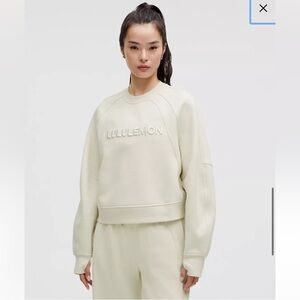 Lululemon Scuba Oversized Pullover
Wordmark Size M/L